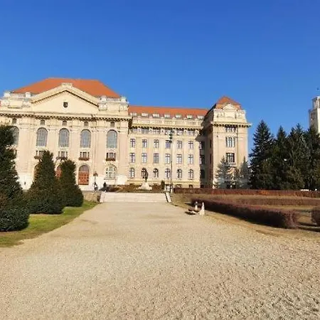 Mox Downtown Апартаменты Дебрецен